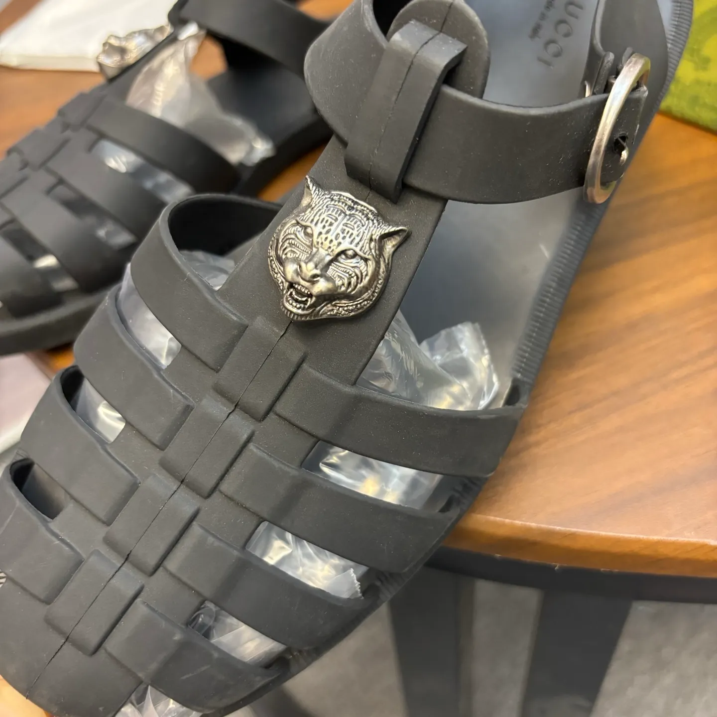 Men's shoes 260💰 [Gucci] Counter quality, top-quality original goods, real photos! Original TPU material, fine workmanship, comfortable; genuine 1:1 replica Size: 36 ~ 46
